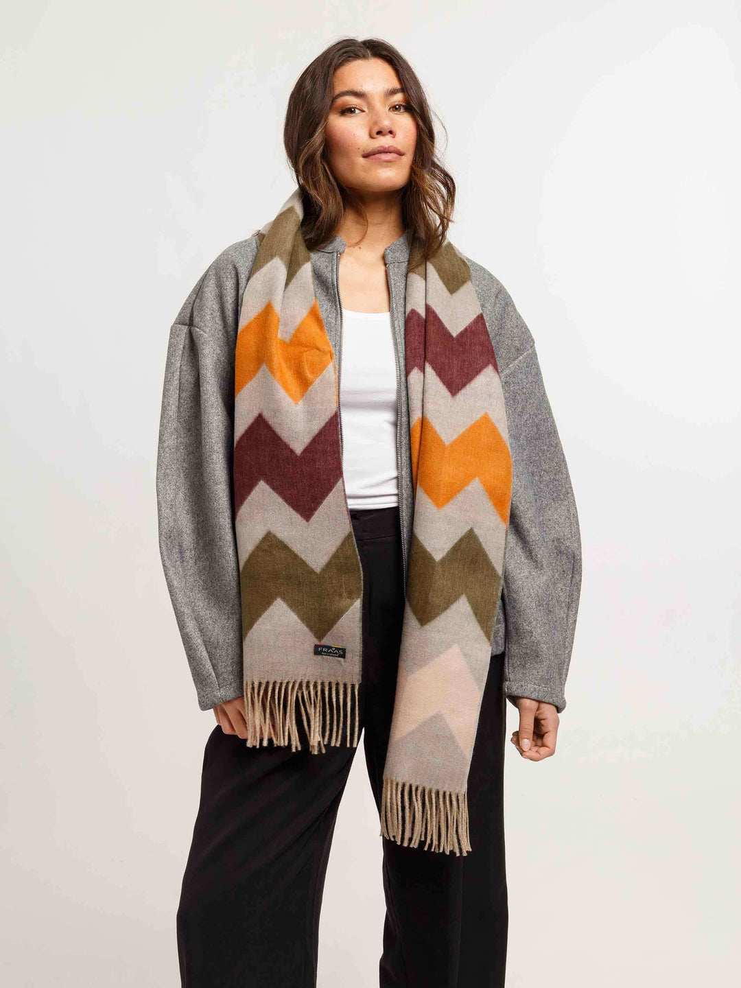 Cashmink-Schal mit mit grafischem Zickzack-Design