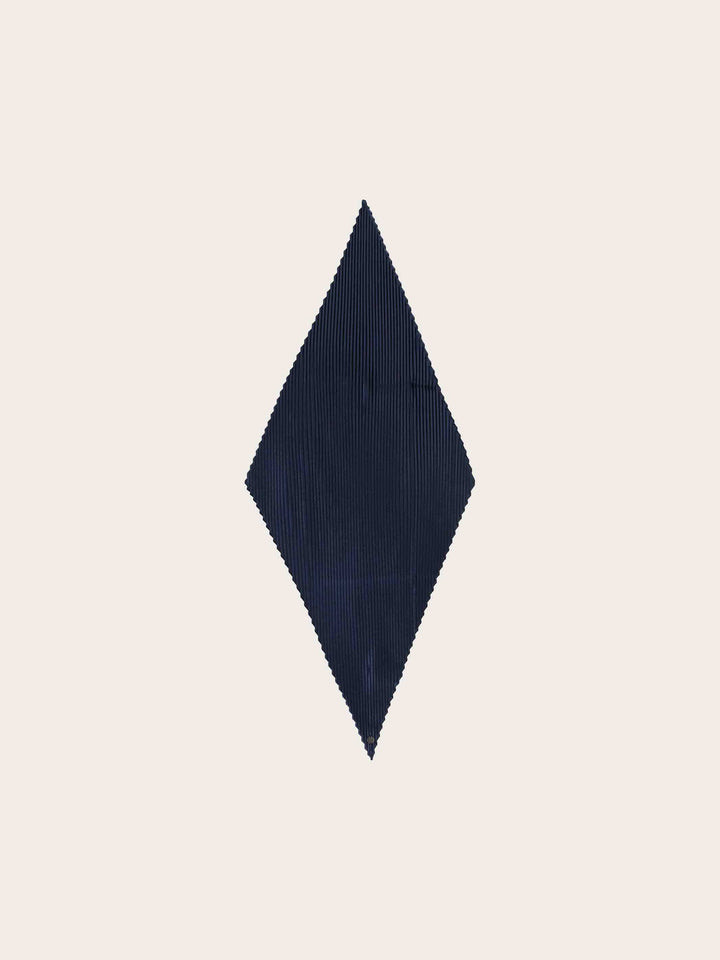 Diamond Shape Tuch mit Plissee und Metallic-Effekt