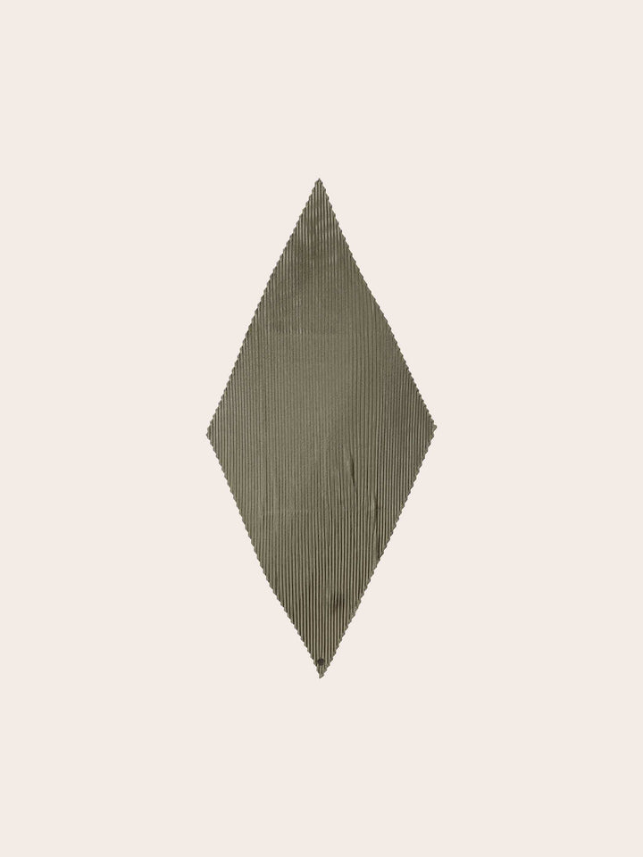 Diamond Shape Tuch mit Plissee und Metallic-Effekt