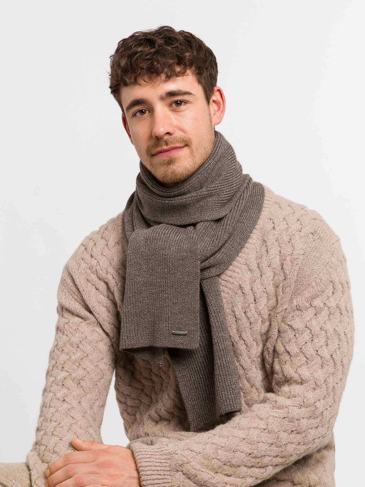 Einfarbiger bugatti Strickschal