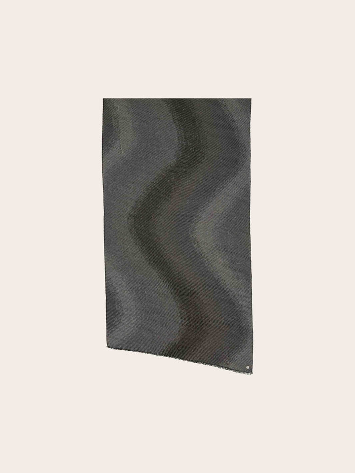Glitzernder Plissee-Schal mit Wave-Design