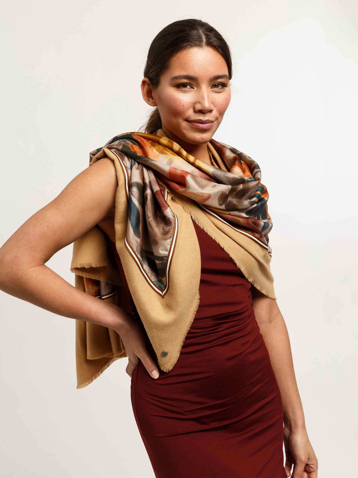 Patchwork-Stola mit Blumen-Print in Seide auf Viskosemischung