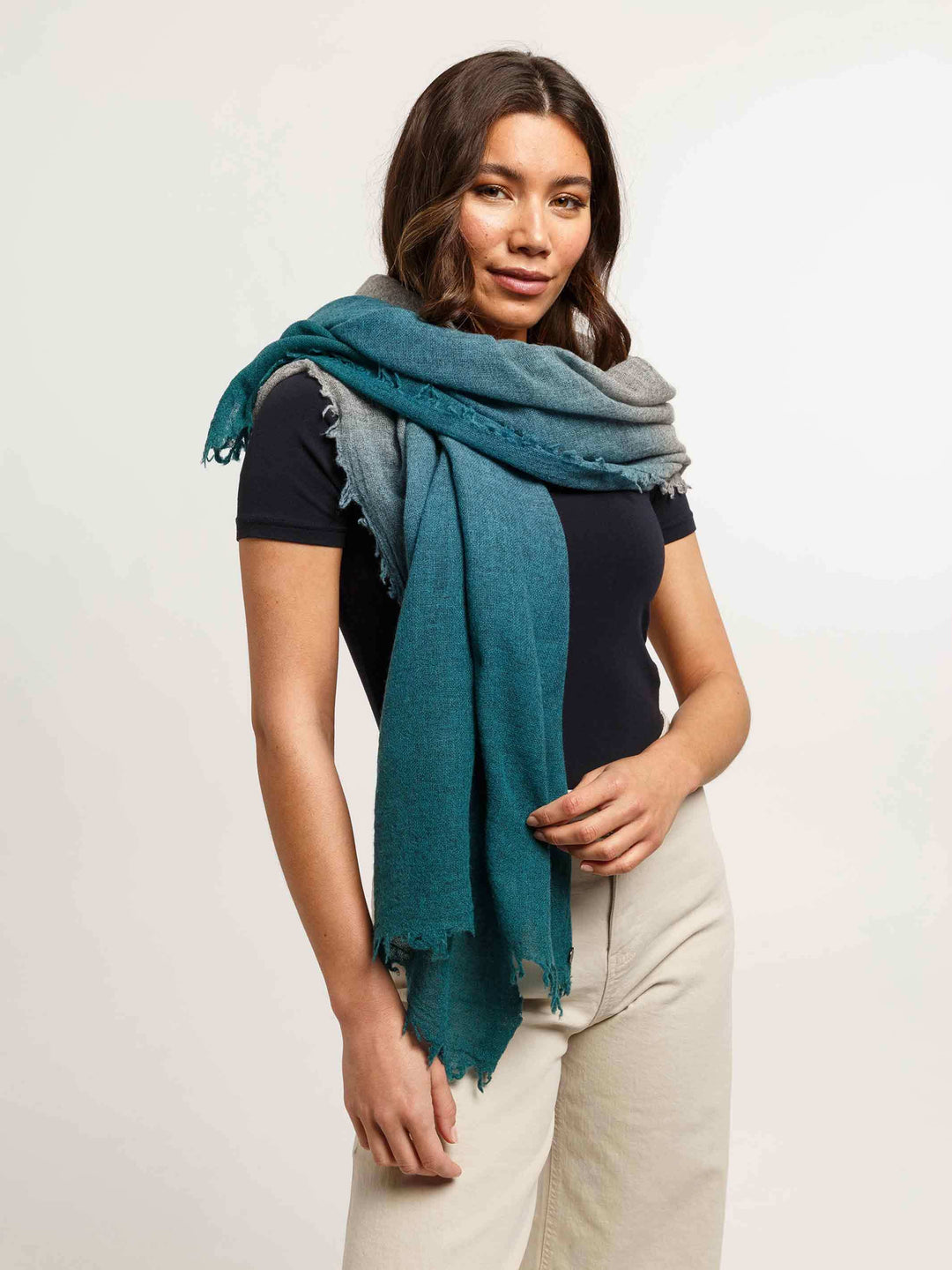 Wollschal im Ombré-Design