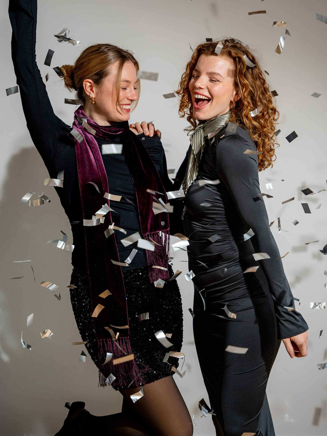 Diamond Shape Tuch mit Plissee und Metallic-Effekt