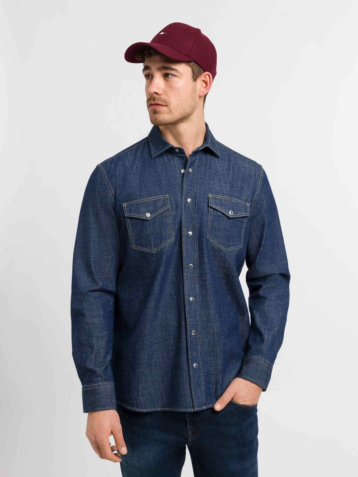 Einfarbige Basecap mit gestickter bugatti-Flag