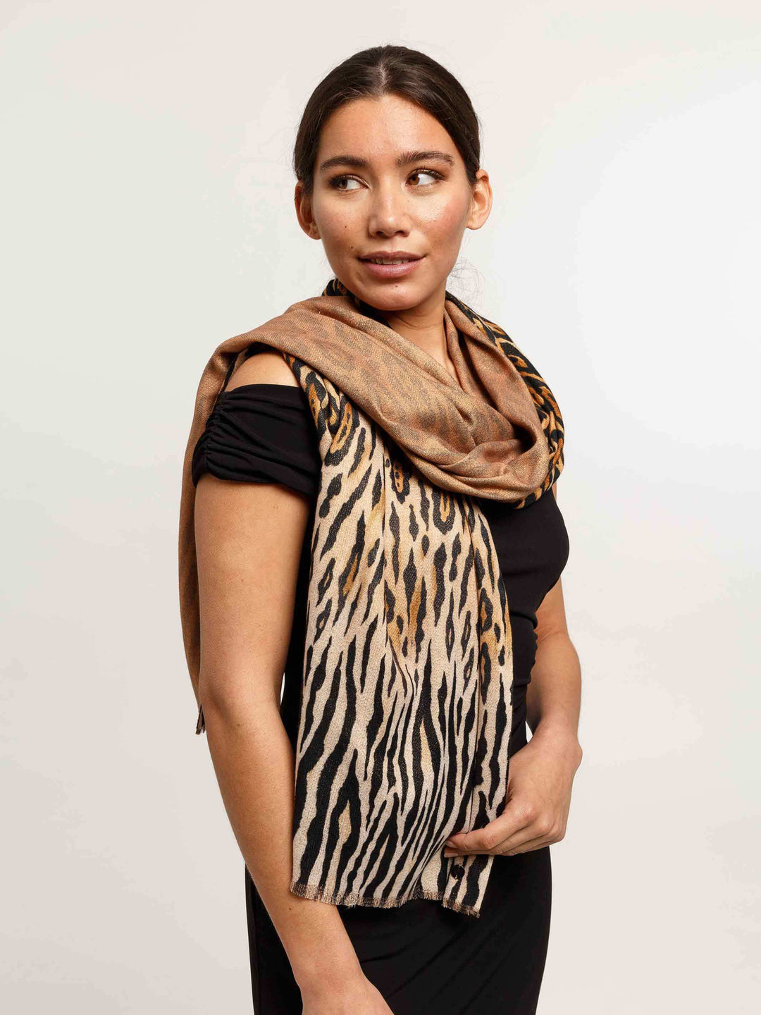 Glitzernder Doubleface-Schal mit Animal-Print