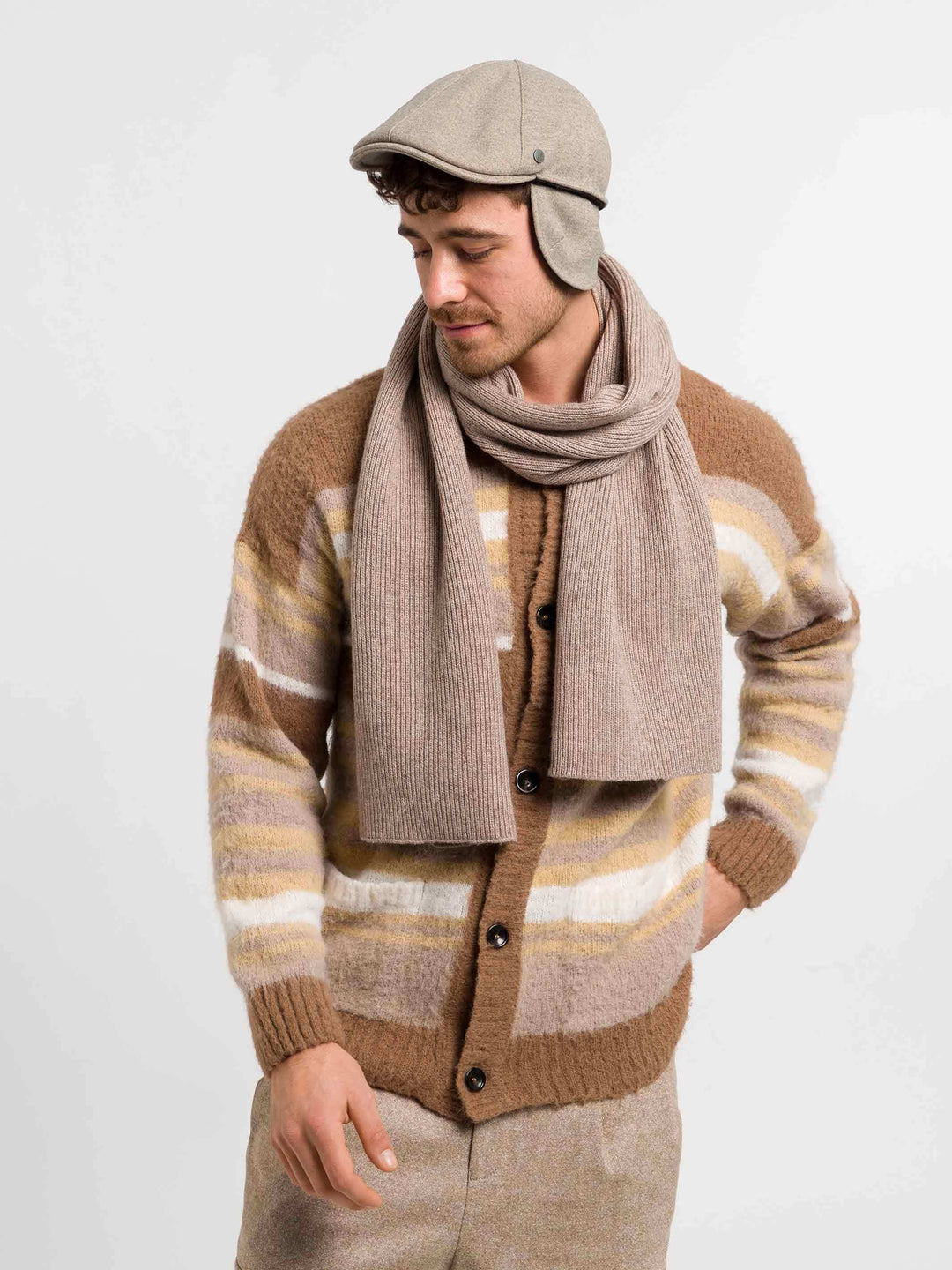 Einfarbige melierte bugatti Flatcap mit Ohrenklappen