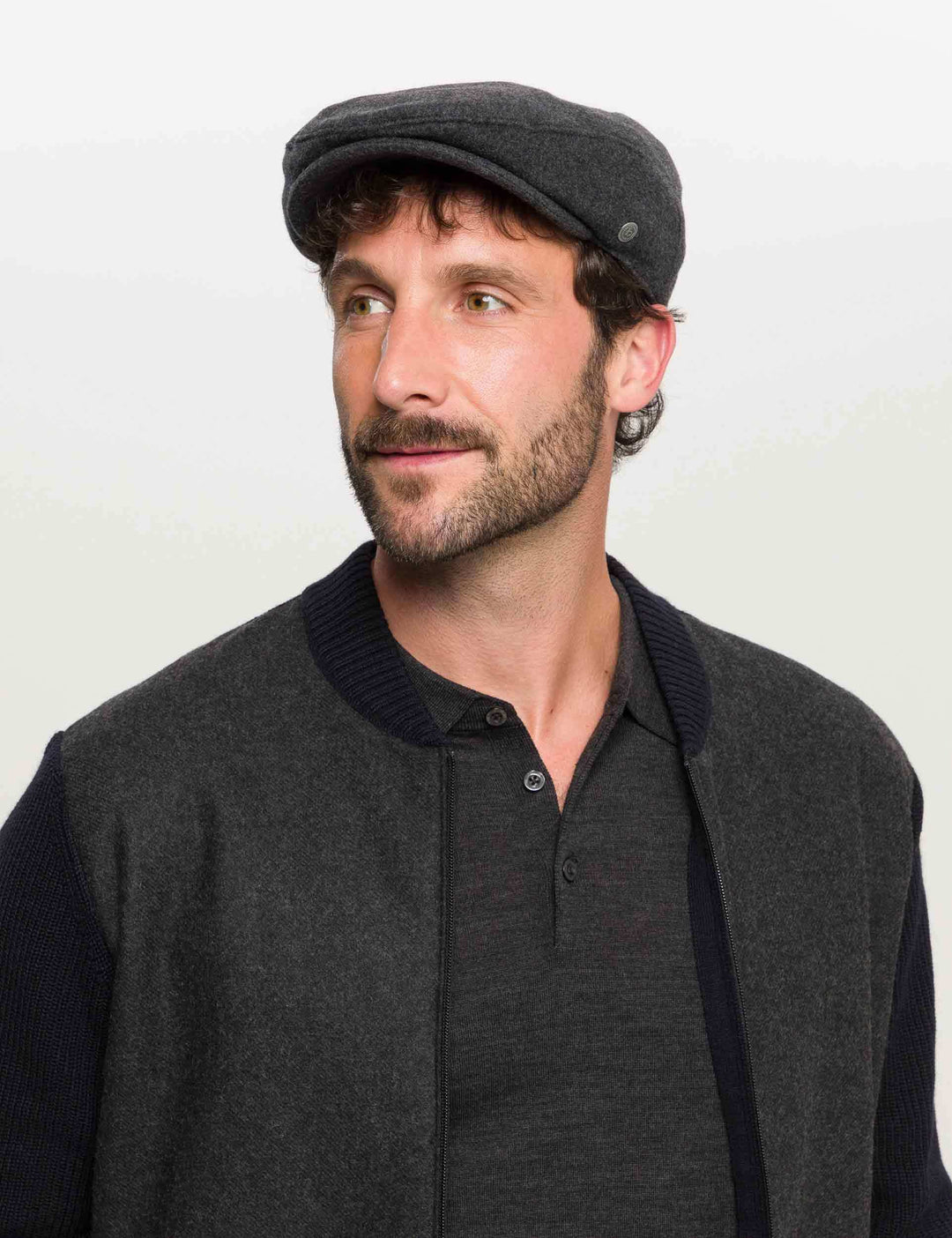 Einfarbige wetterabweisende bugatti Flatcap mit Ohrenklappen