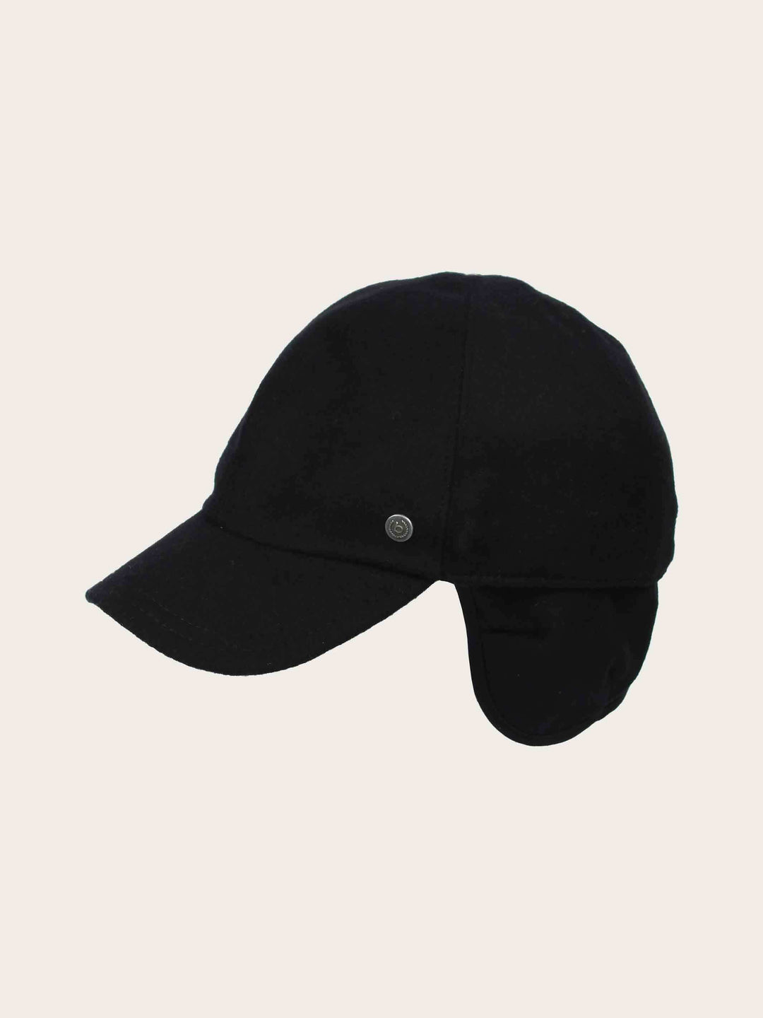 Einfarbige winterliche bugatti Basecap mit Ohrenklappen