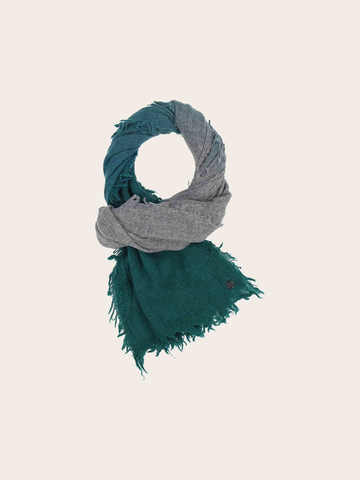 Wollschal im Ombré-Design