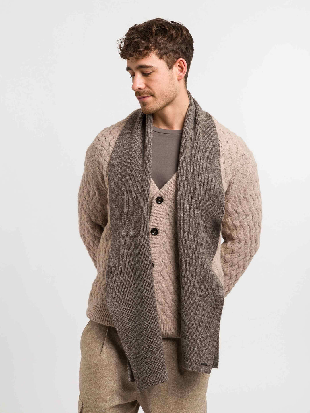 Einfarbiger bugatti Strickschal