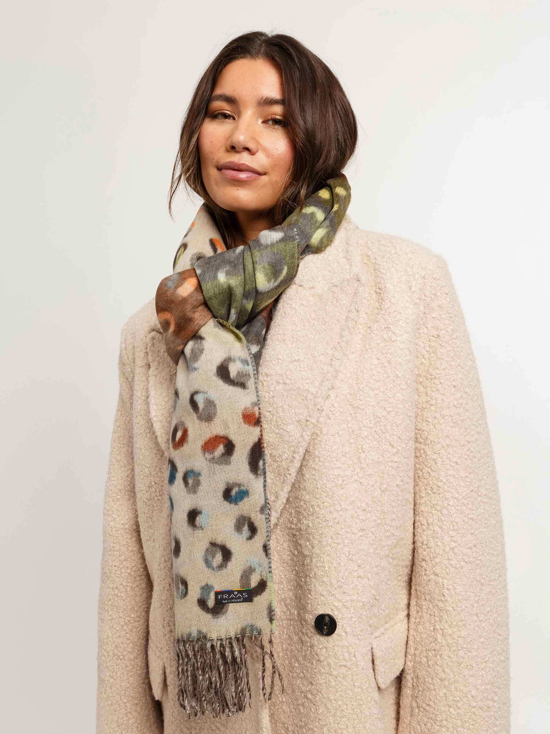 Doubleface Cashmink-Schal mit buntem Leo-Muster