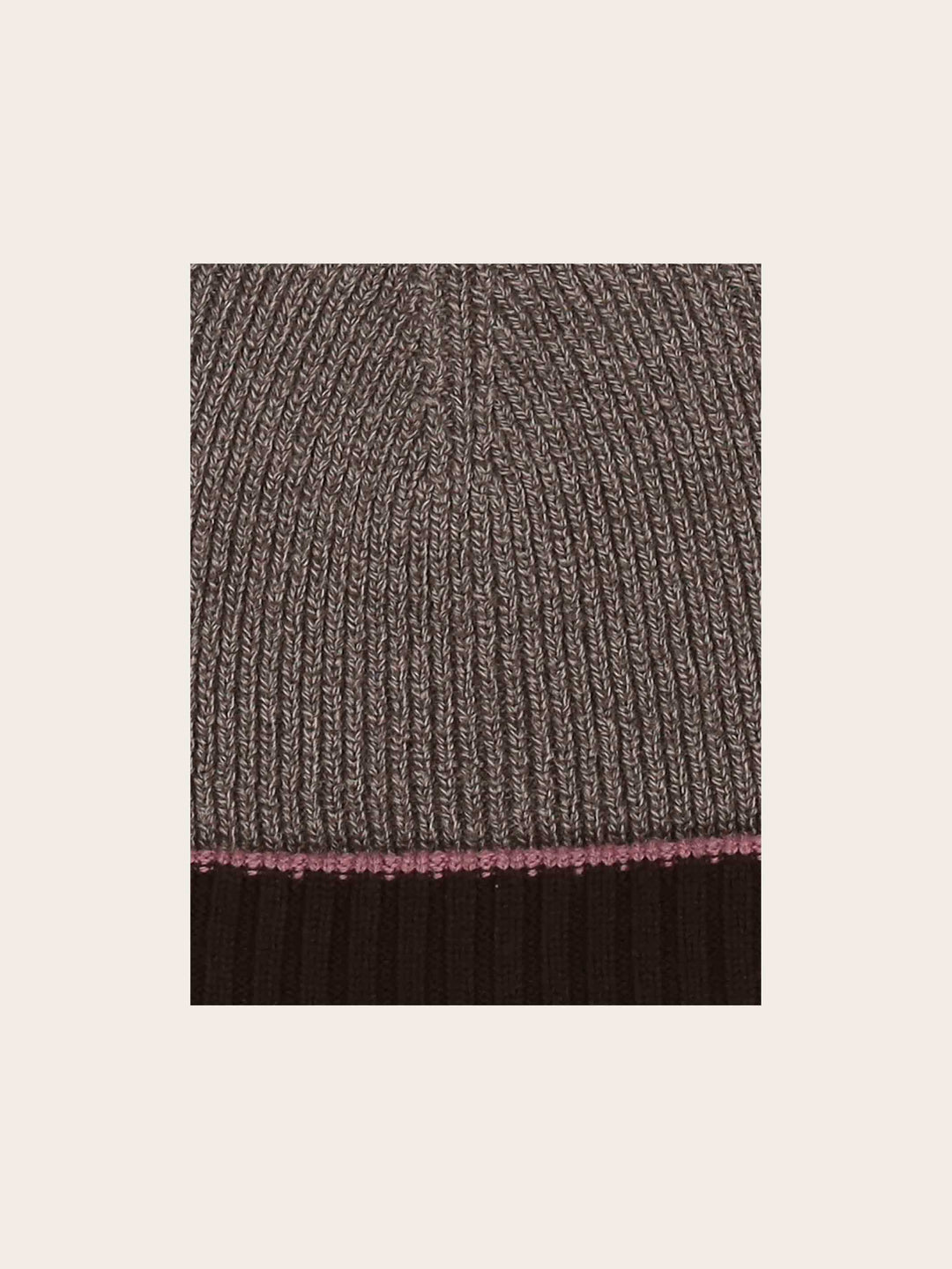 Hochwertige Beanie mit bugatti-Label