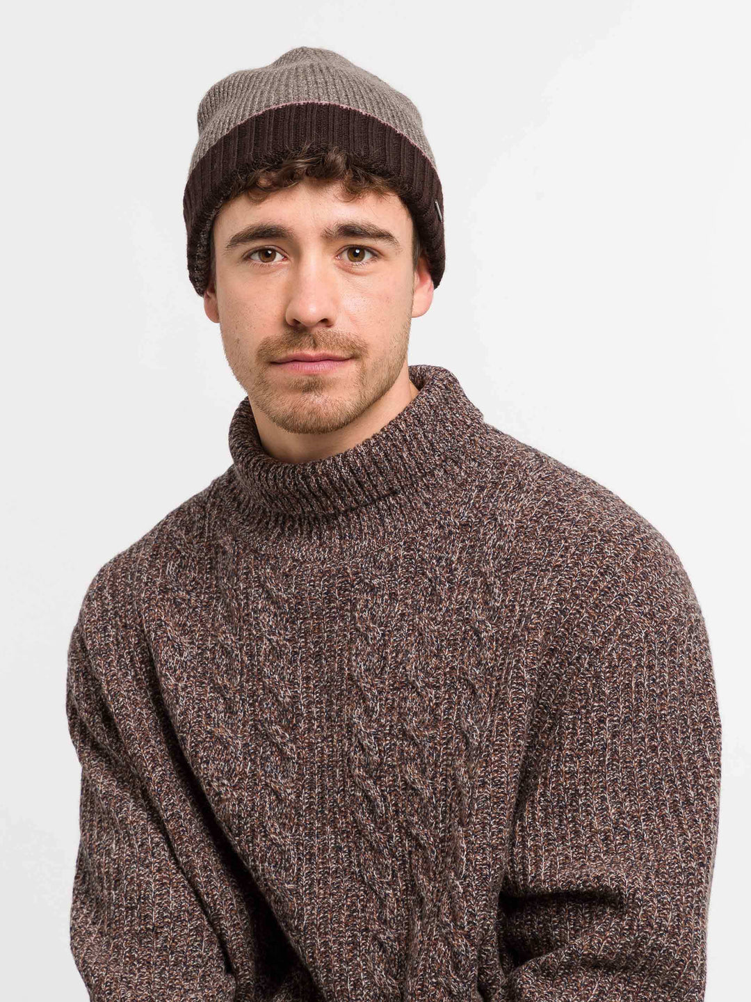 Hochwertige Beanie mit bugatti-Label