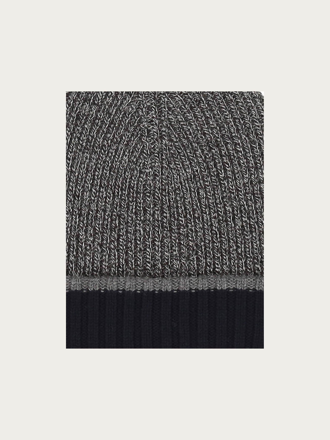 Hochwertige Beanie mit bugatti-Label