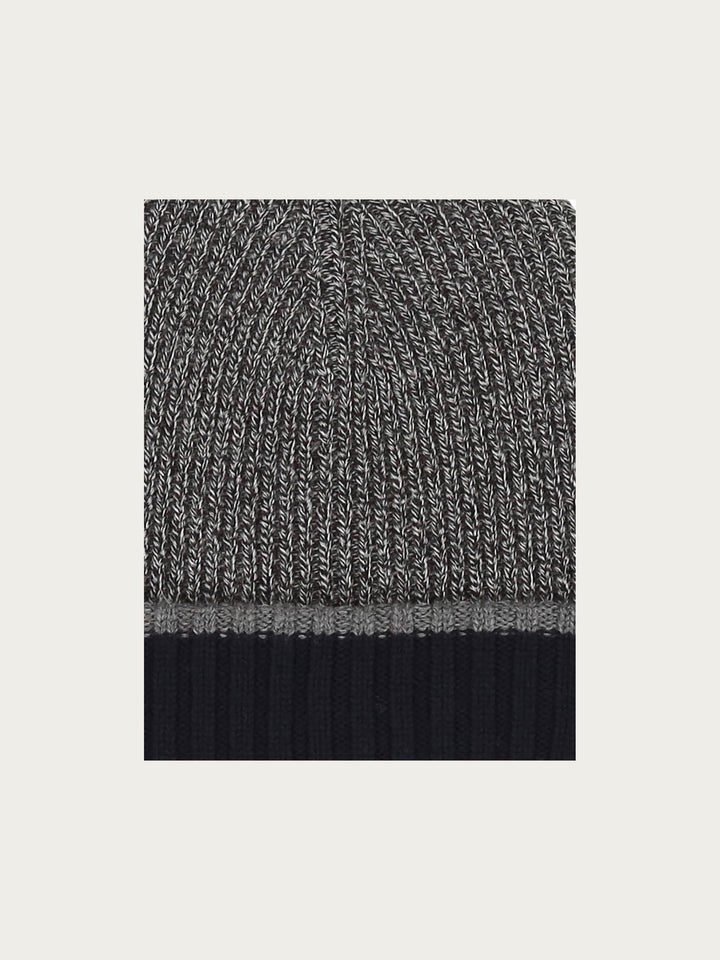 Hochwertige Beanie mit bugatti-Label