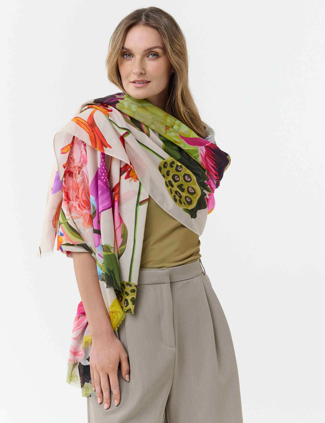 XL-Schal mit Blumen-Design - vielseitig tragbar