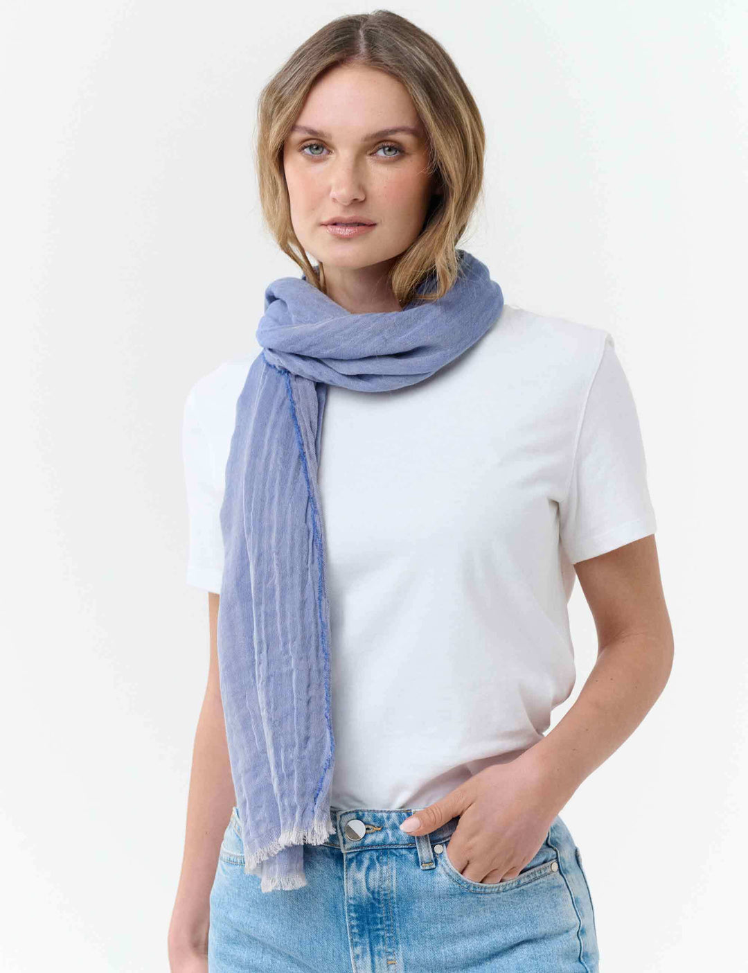 Leichter einfarbiger Schal in Krepp-Optik aus reiner Baumwolle