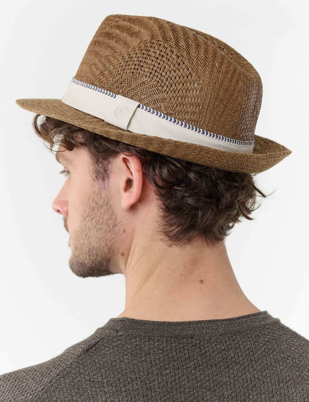 Sommerlicher bugatti Fedora mit Hutband