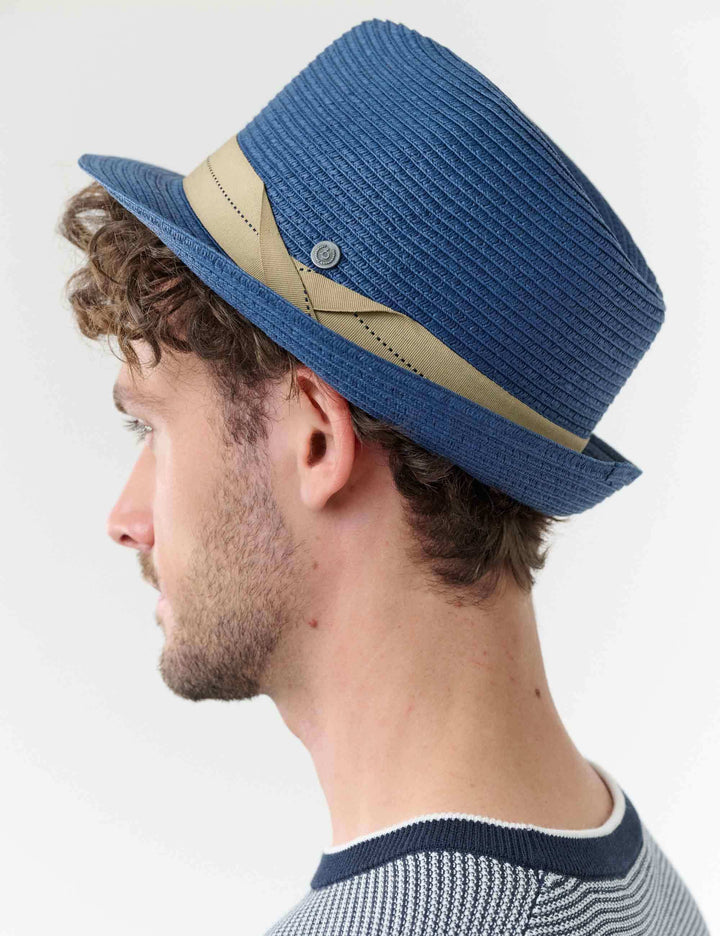 Einfarbiger bugatti Trilby für den Sommer mit breitem Hutband