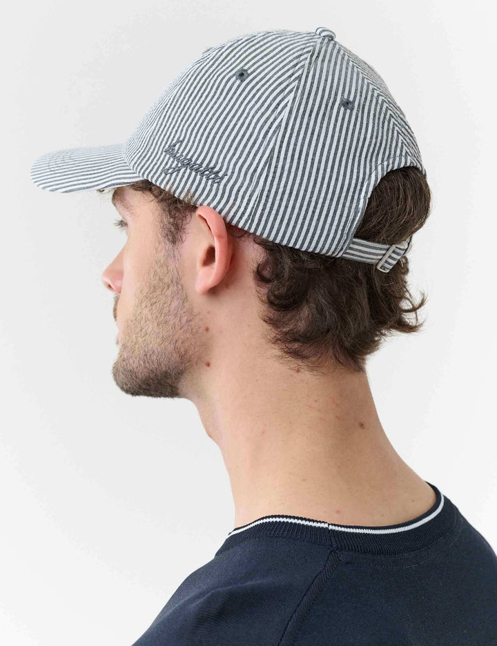 Gestreifte bugatti Basecap mit Seersucker-Effekt