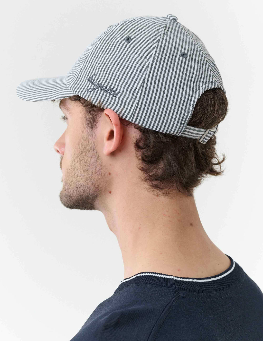 Gestreifte bugatti Basecap mit Seersucker-Effekt