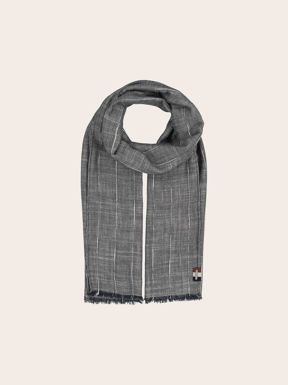 Lässiger bugatti Sommerschal mit Nadelstreifen-Design