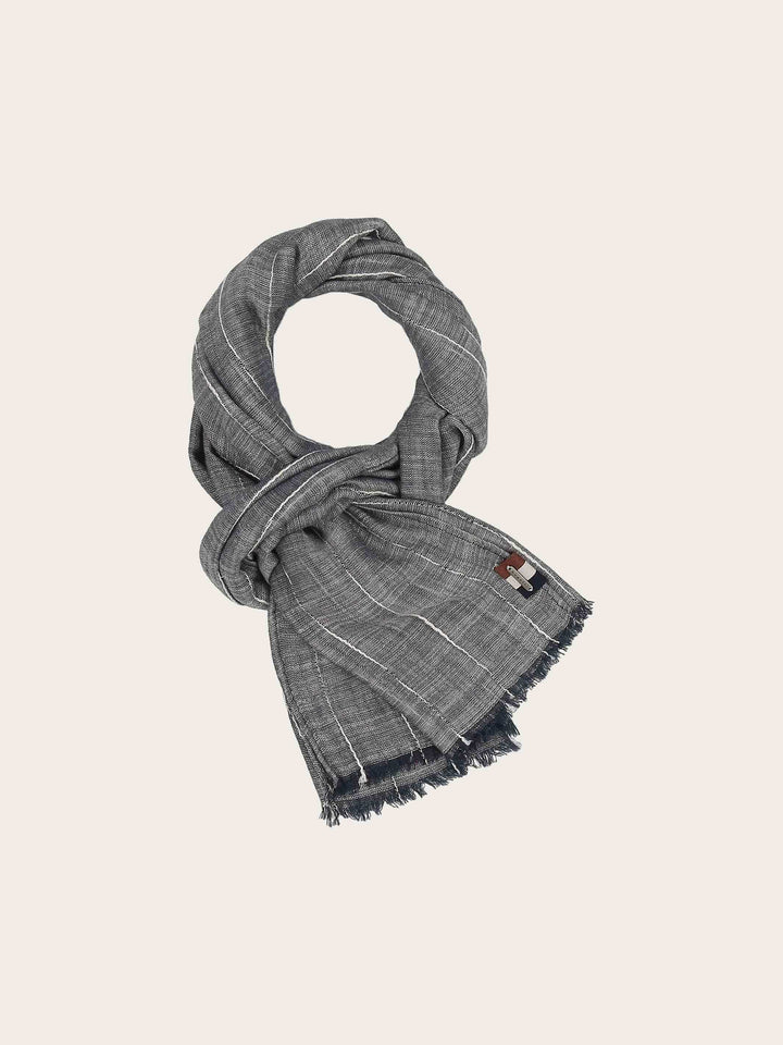 Lässiger bugatti Sommerschal mit Nadelstreifen-Design