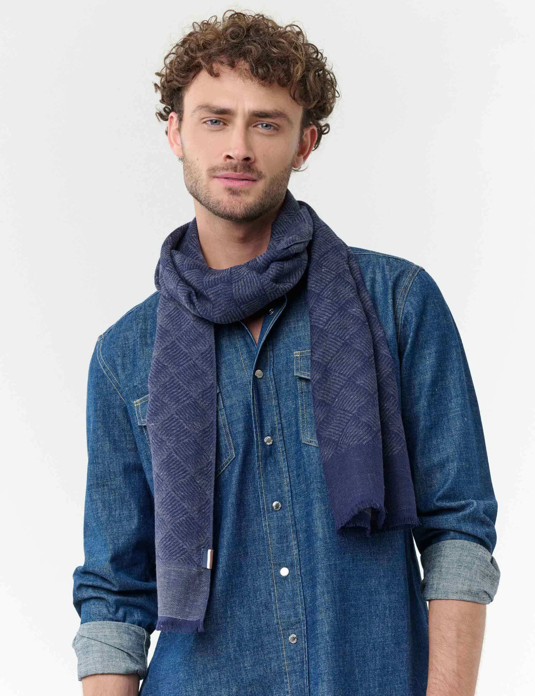 bugatti Schal mit geometrischem Muster in Hanfmischung