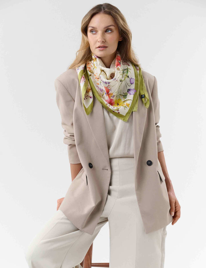 Seidentuch mit Blumen- und Pflanzen-Design