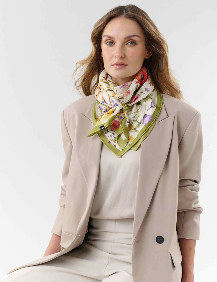 Seidentuch mit Blumen- und Pflanzen-Design