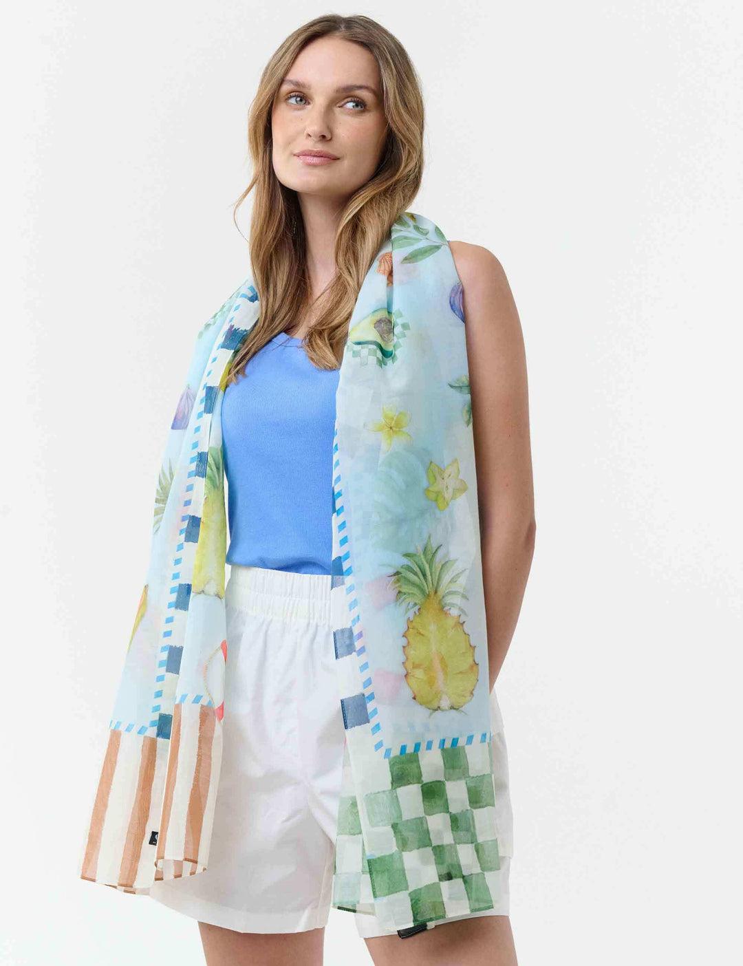 Schal mit Urlaubs-Motiven in Seidenmischung