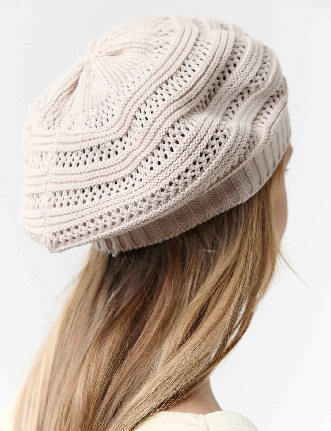 Loevenich Béret mit süßem Loch-Muster