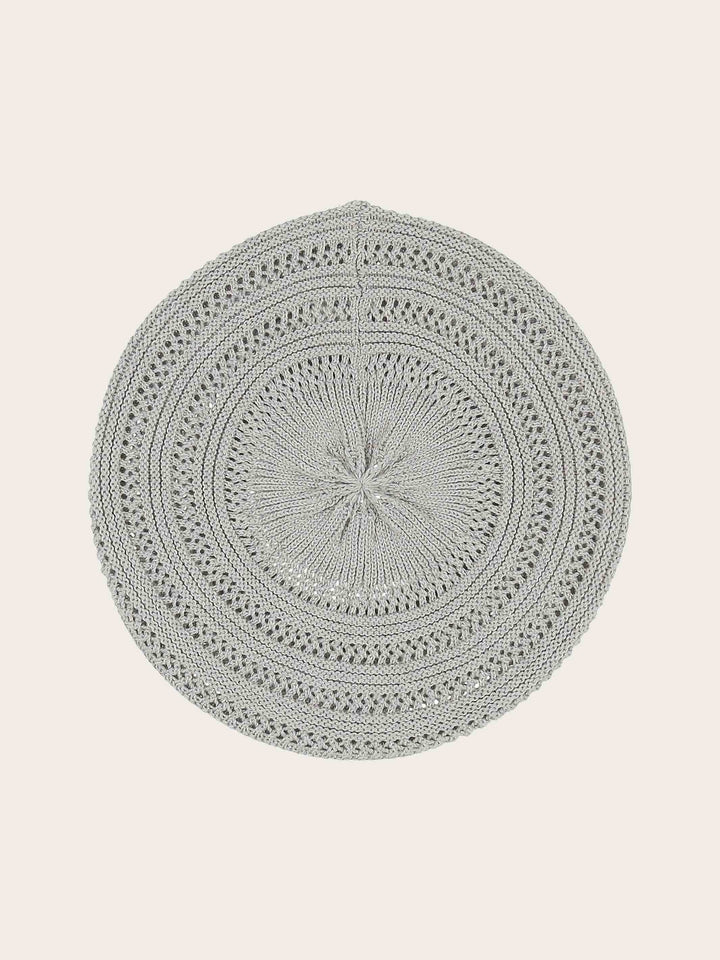 Loevenich Béret mit süßem Loch-Muster