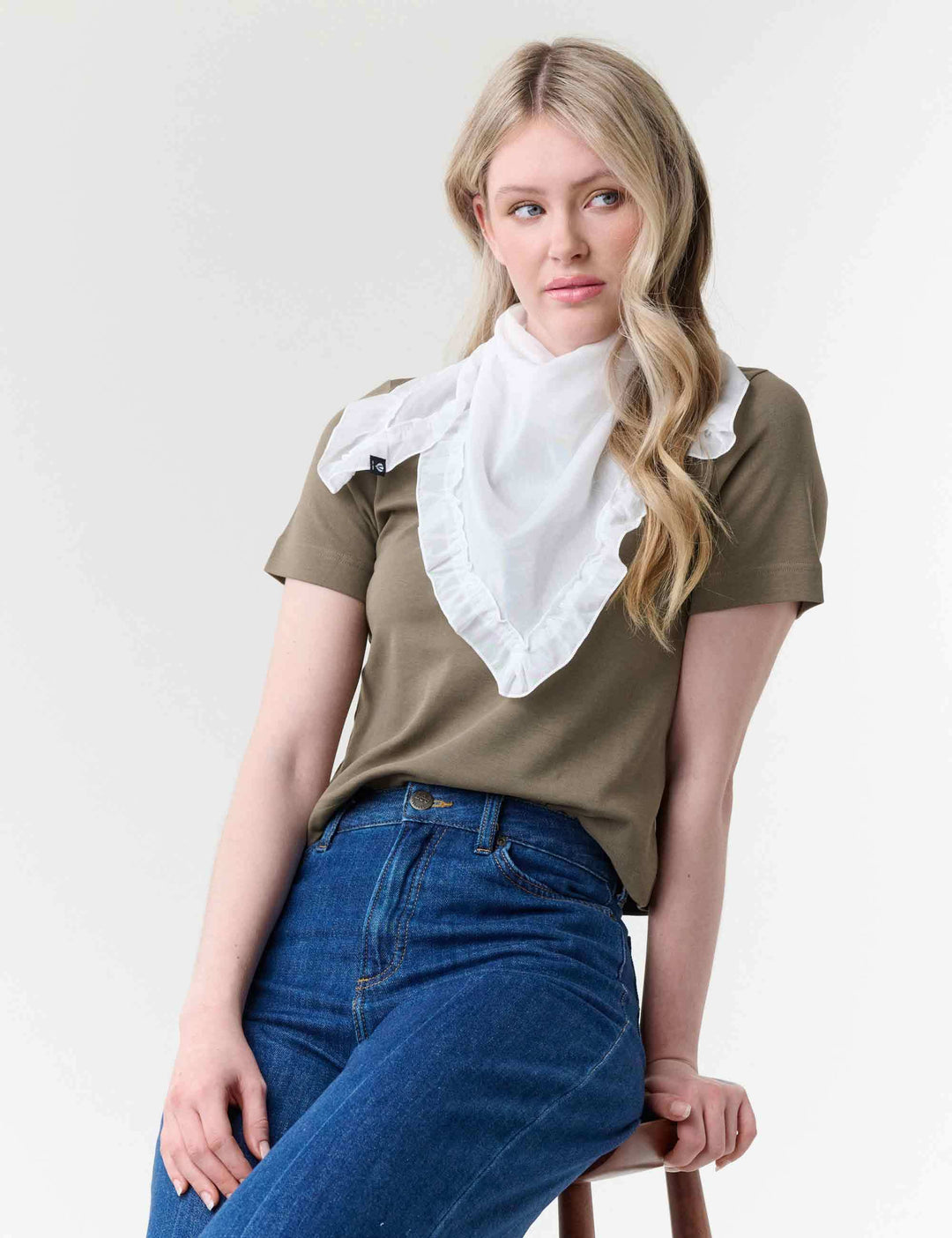 Halstuch mit Rüschen in Seidenmischung