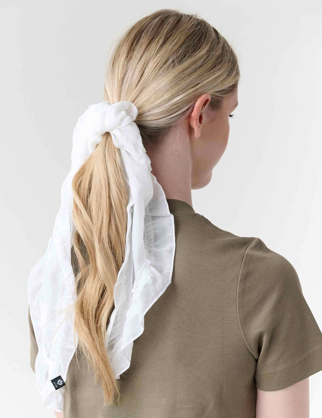 Halstuch mit Rüschen in Seidenmischung