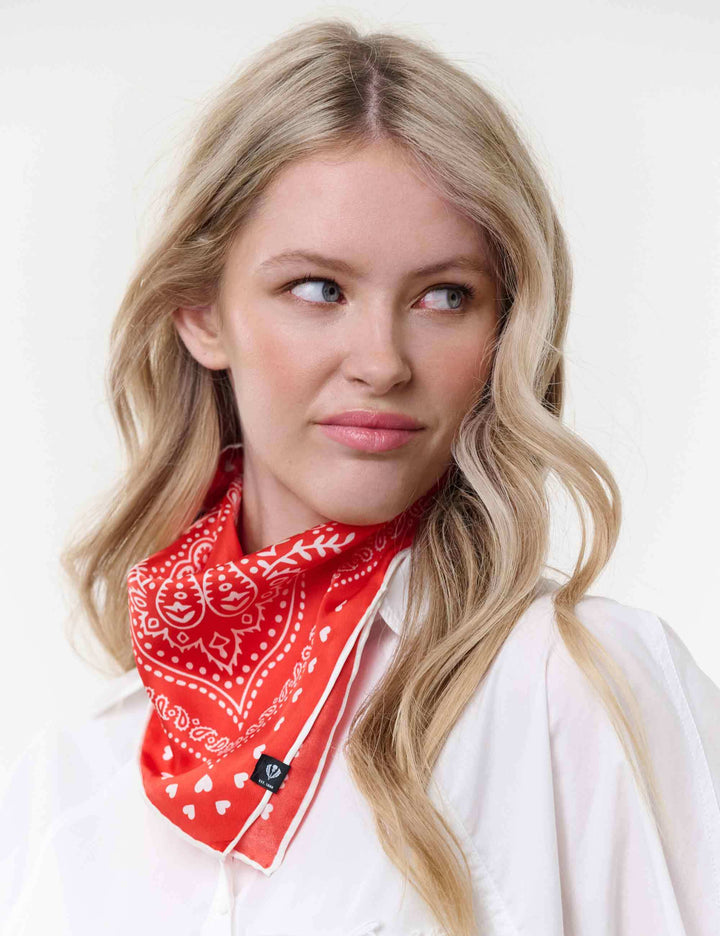 Geschenkset Seiden-Nickituch mit Paisley-Design, Geschenktasche und Grußkarte