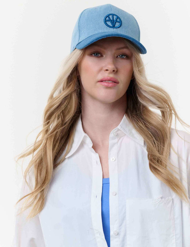 Denim-Basecap mit aufgesticktem Loevenich Logo