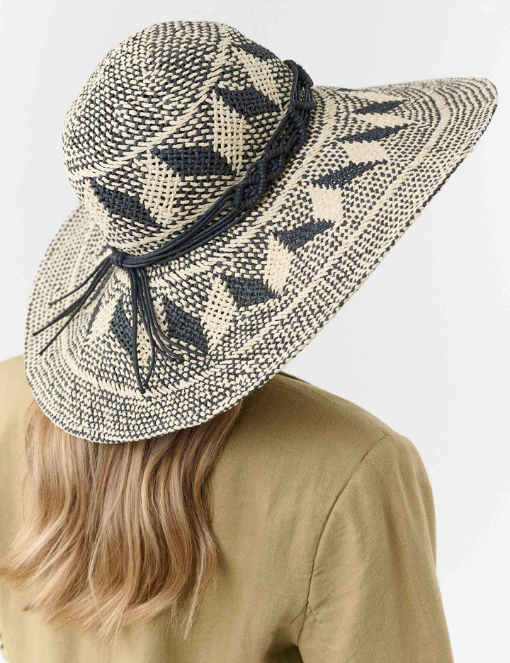 Großer Loevenich Glockenhut mit geometrischem Muster