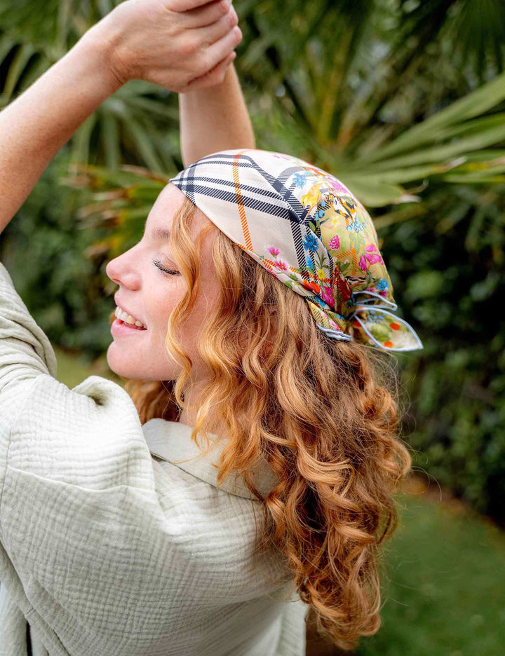 Nickituch mit FRAAS Plaid Karo und Tier-Print aus Seide