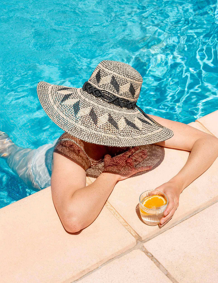 Großer Loevenich Glockenhut mit geometrischem Muster