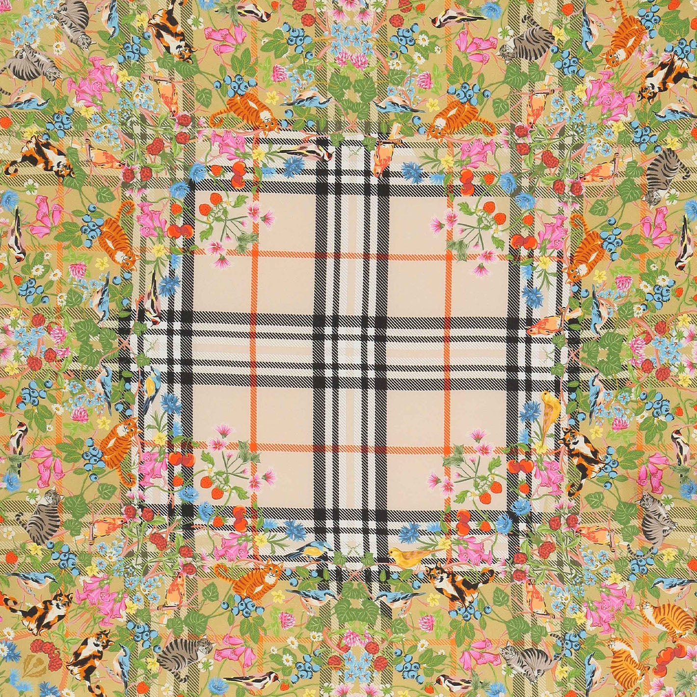 Gesamtansicht des Seidentuchs 612022 mit FRAAS Plaid Karo