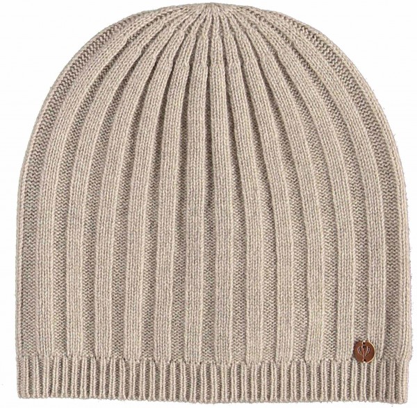 Knitted beanie in cashmere blend